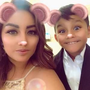 Meet your Posher, Alma